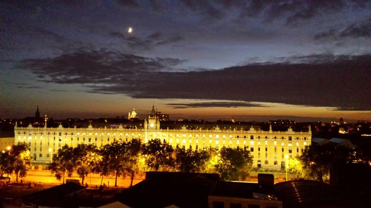 Romantic Room In Brussels Sky Екстериор снимка